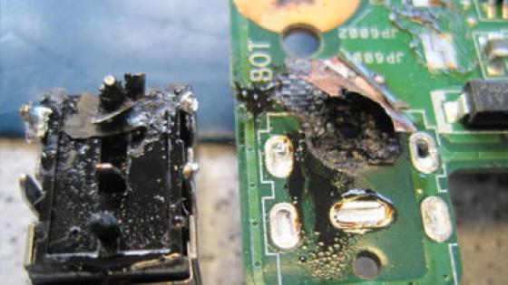 Abgebrannte Strombuchsen bei Hochleistungs-Laptops